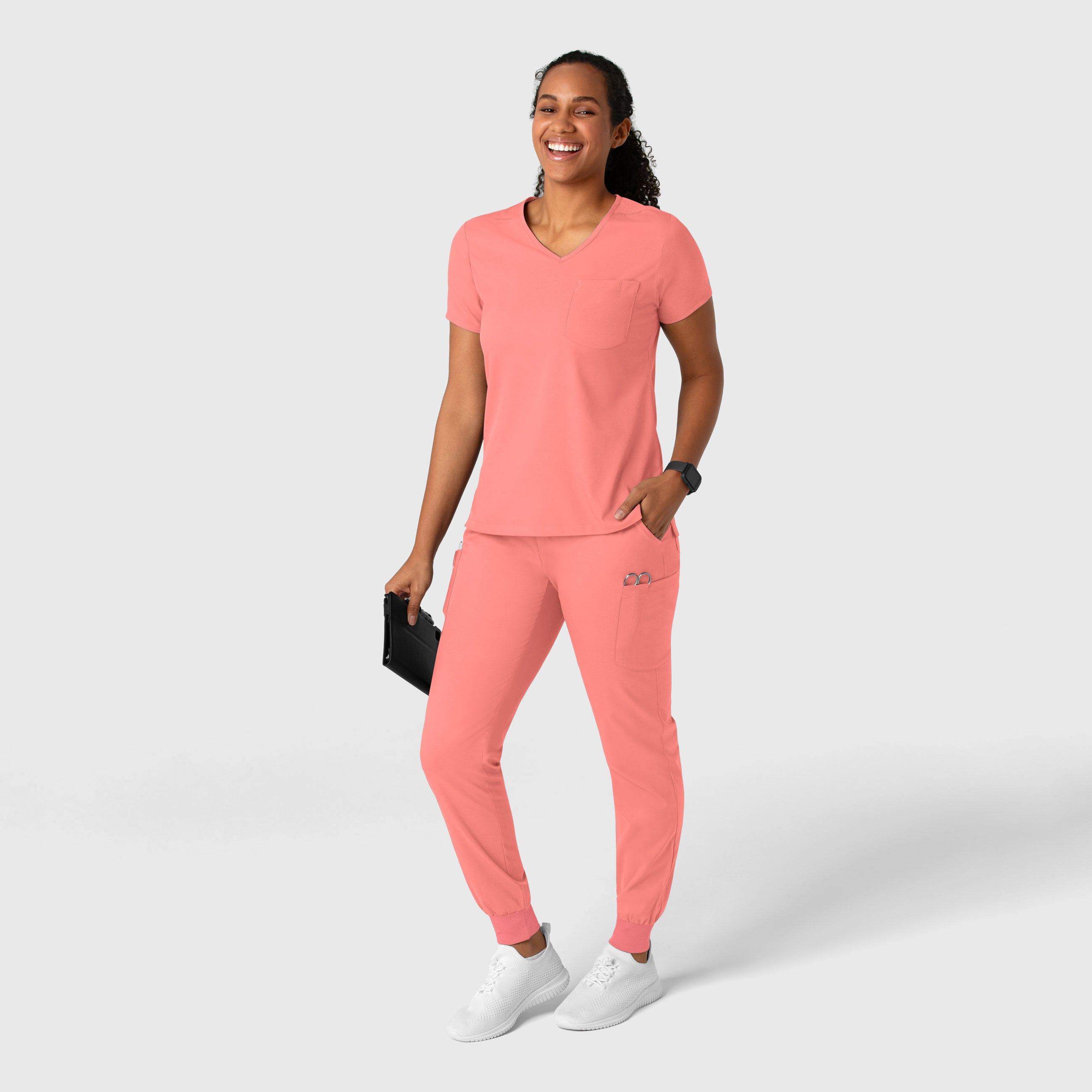 Scrub Médico repelente a liquidos, de filipina con pantalón jogger, para Mujer | Marca Wink