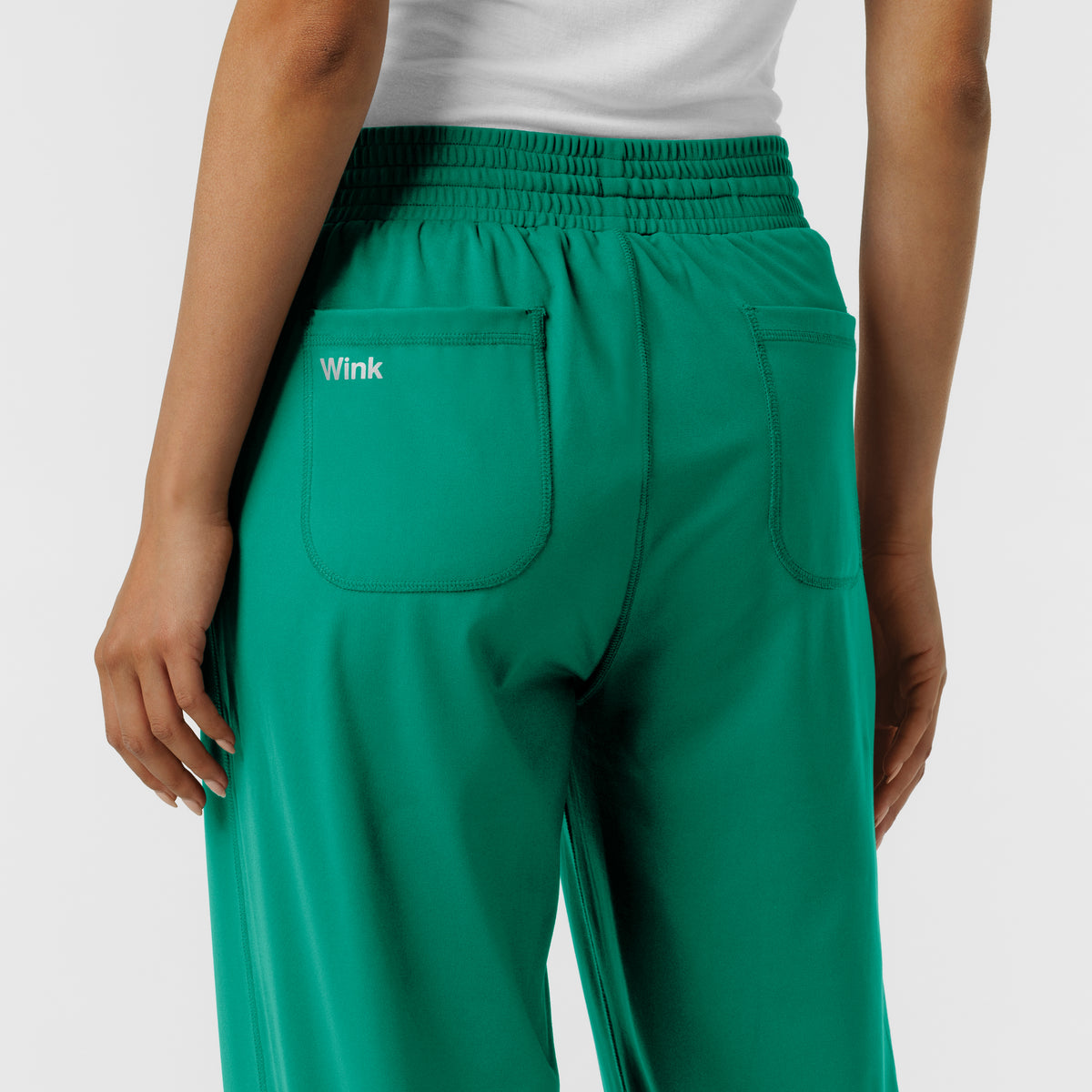 Set de Blusa Médica de Manga Corta con Media Cremallera y Pantalón de Punto Corte Regular - Marca Wink