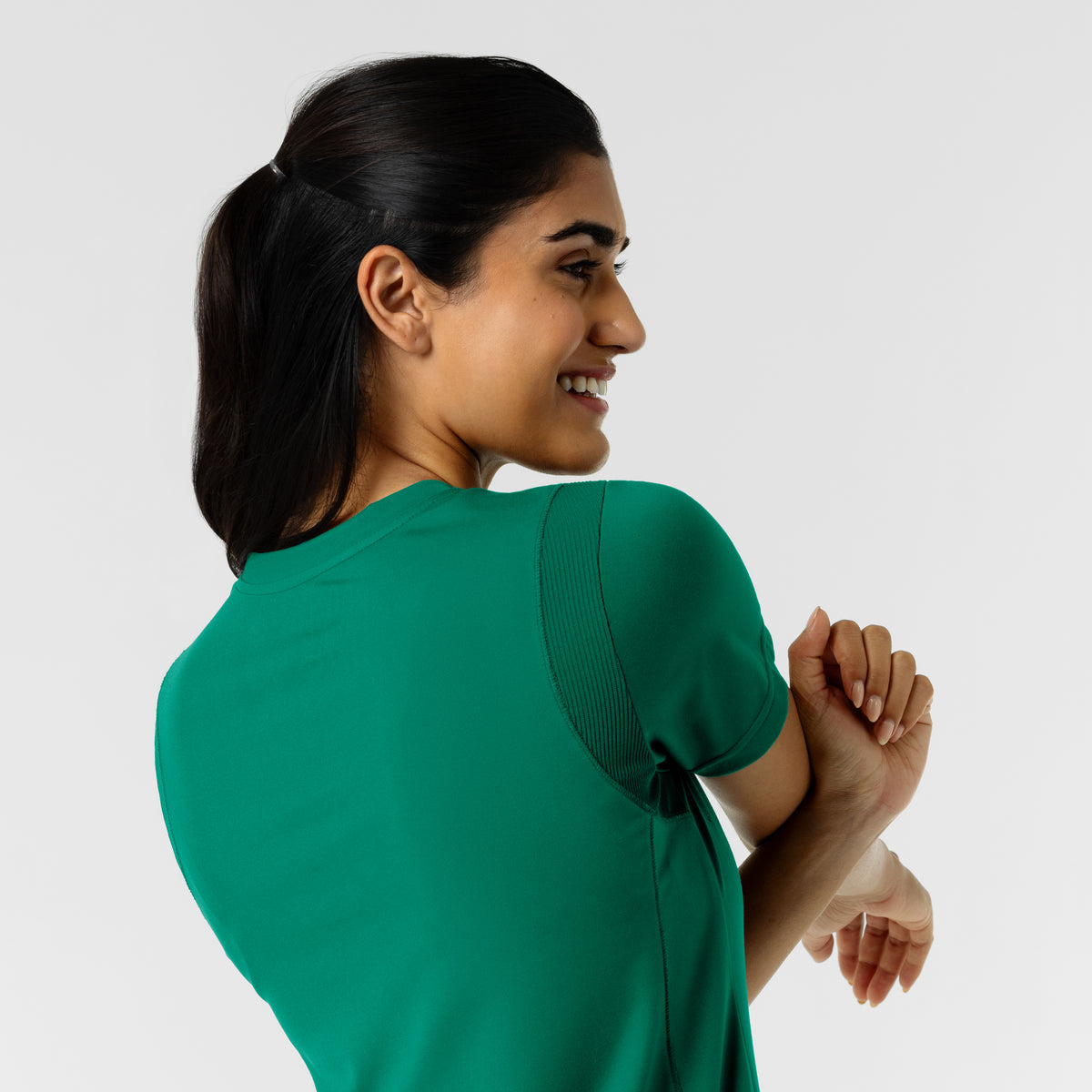 Set de Blusa Médica de Manga Corta con Media Cremallera y Pantalón de Punto Corte Regular - Marca Wink