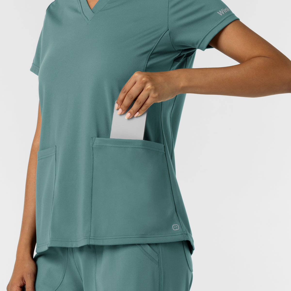 Set de Blusa Médica de Manga Corta con Media Cremallera y Pantalón de Punto Corte Regular - Marca Wink