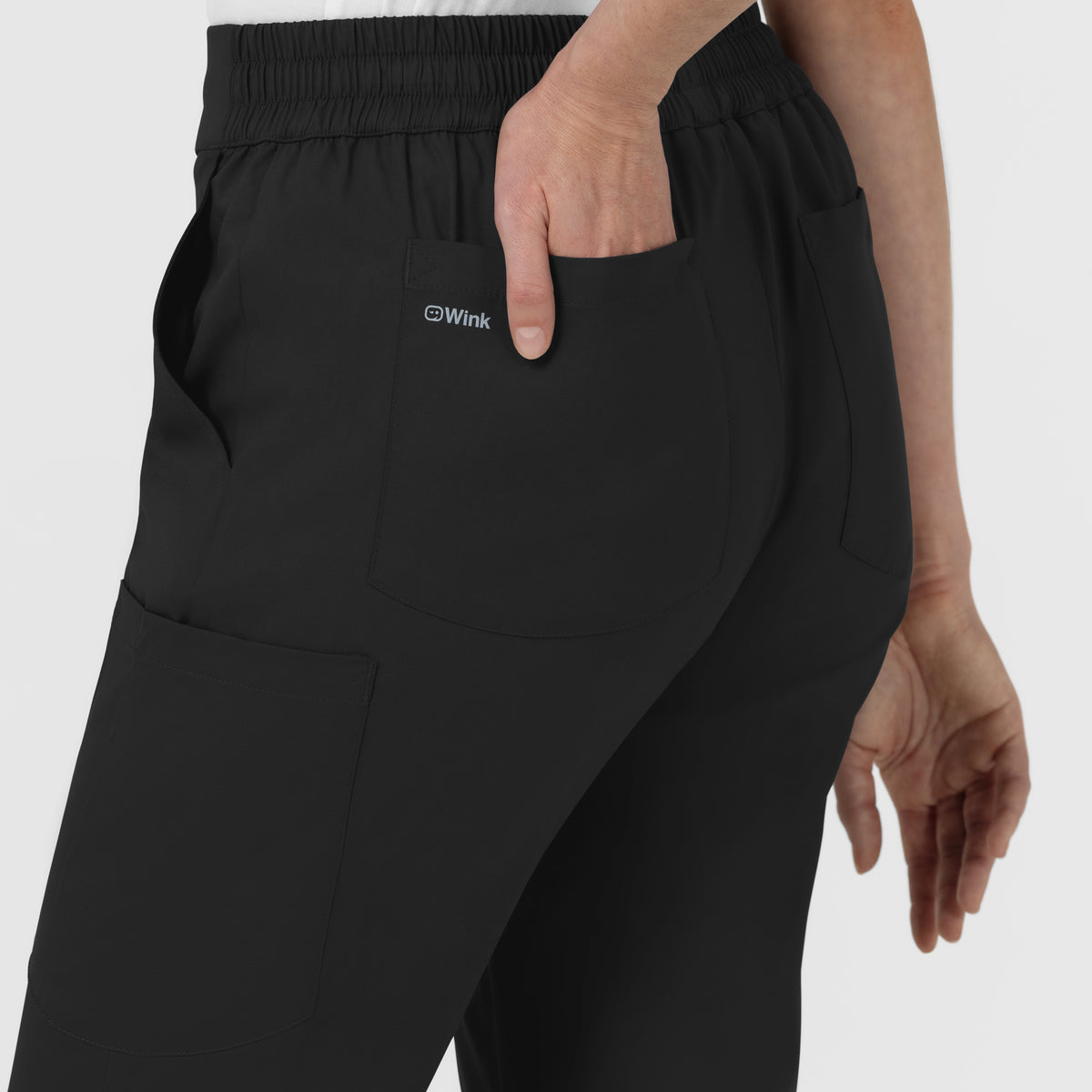 Scrub Médico repelente a liquidos, de filipina con Cuello en V con pantalón Corte Acampanado, para Mujer Boundless - Marca Wink