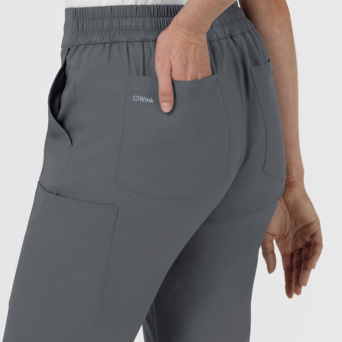 Scrub Médico repelente a liquidos, de filipina con Cuello en V con pantalón Corte Acampanado, para Mujer Boundless - Marca Wink