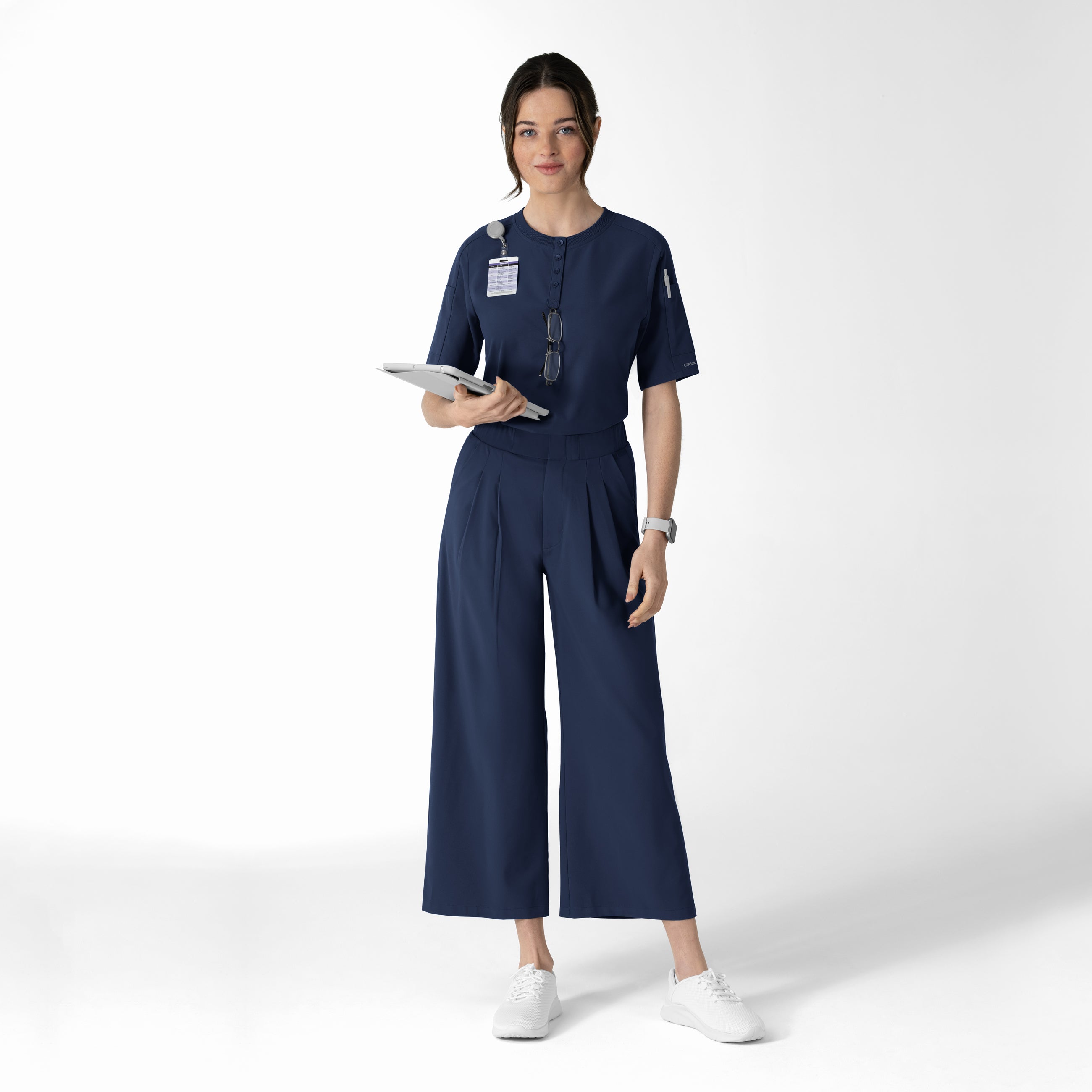 Scrub Uniforme Médico con Filipina Hanley y corte Cropped Renew | Marca Wink