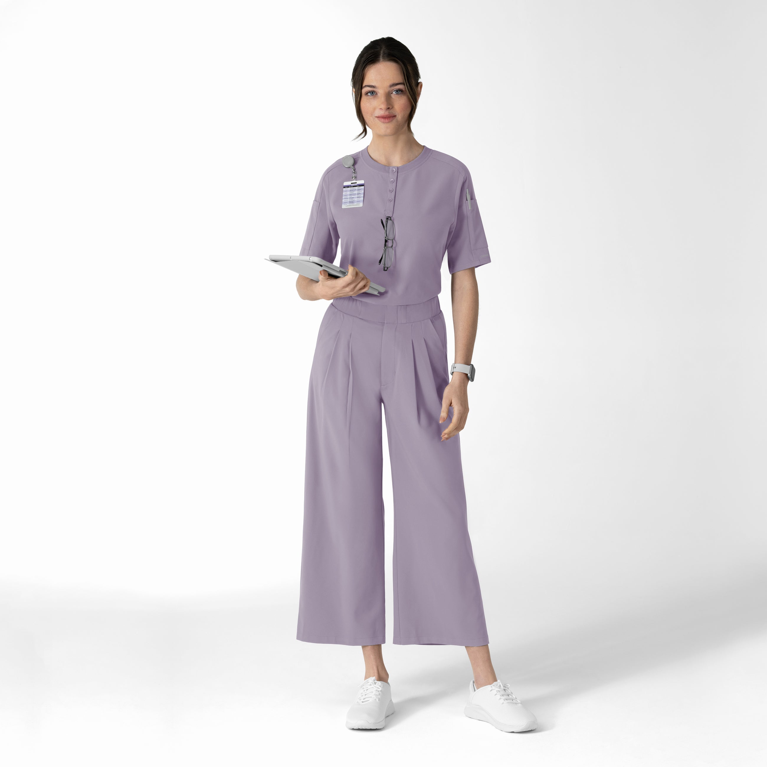 Scrub Uniforme Médico con Filipina Hanley y corte Cropped Renew | Marca Wink