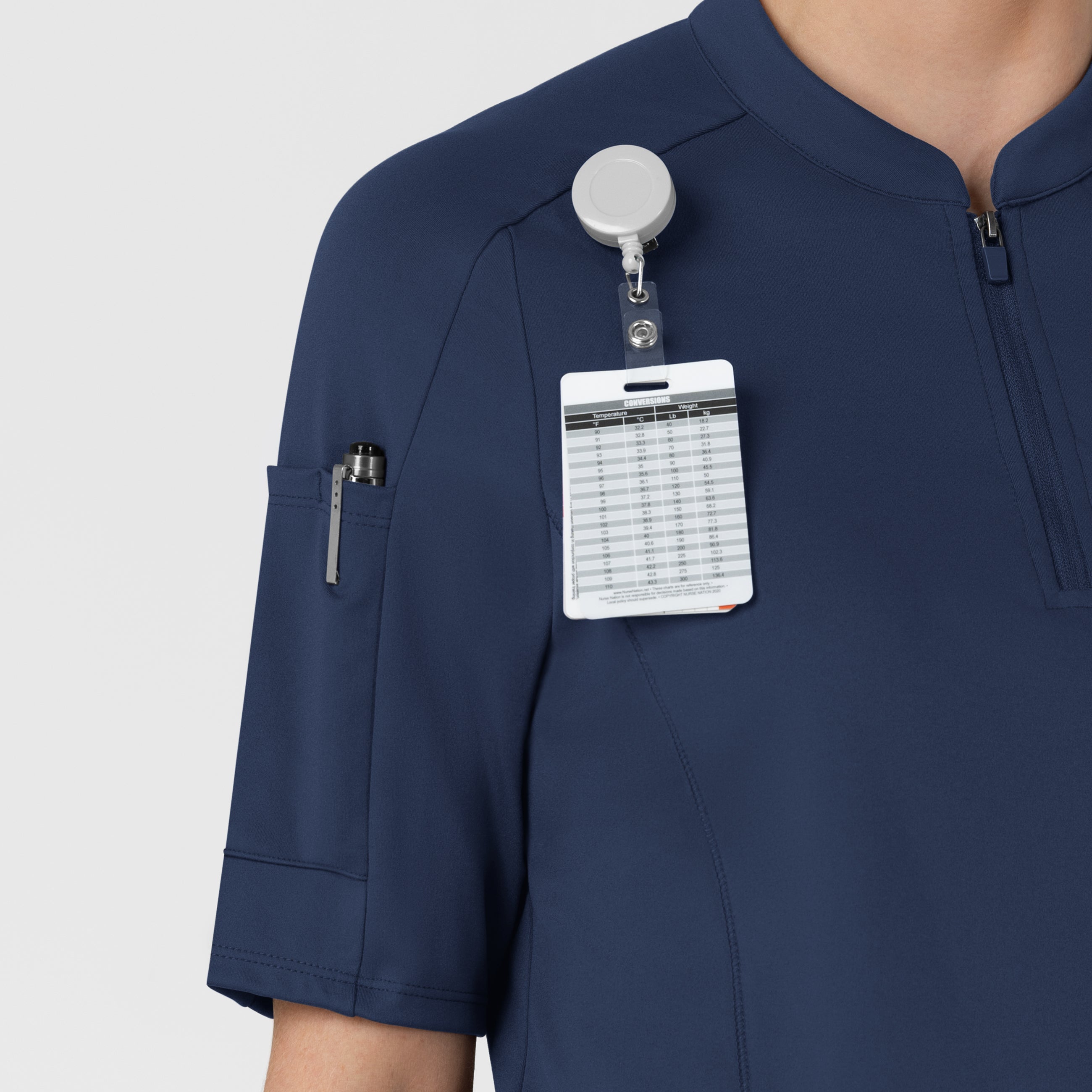 Set de Blusa Médica de Manga Corta con Media Cremallera y Pantalón Corte Recto - Marca Wink