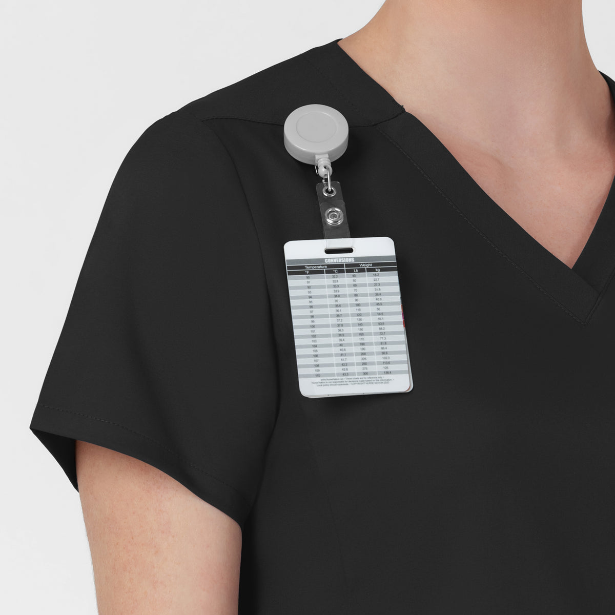 Scrub Médico repelente a liquidos, de filipina con Cuello en V con pantalón Corte Acampanado, para Mujer Boundless - Marca Wink
