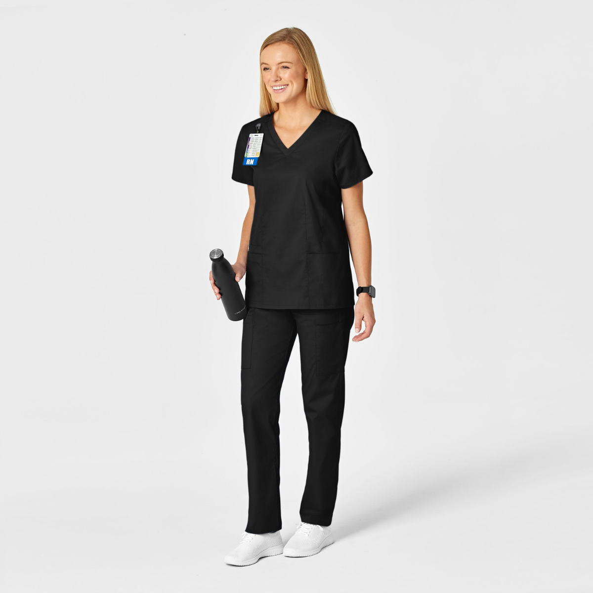 Scrub de filipina repelente a líquidos, con cuello en V y pantalón cargo convertible de pierna delgada para mujer | Marca Wink