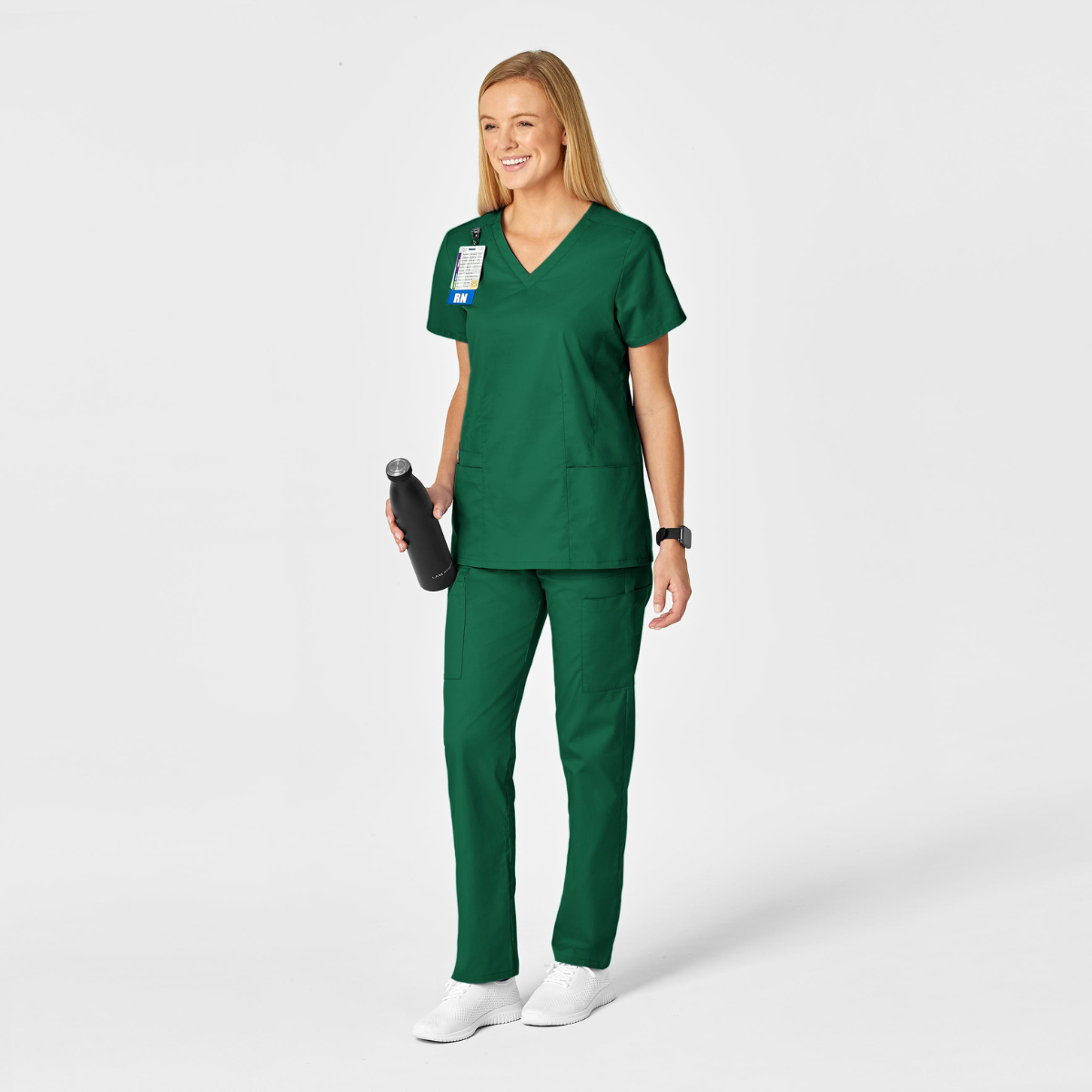 Scrub de filipina repelente a líquidos, con cuello en V y pantalón cargo convertible de pierna delgada para mujer | Marca Wink