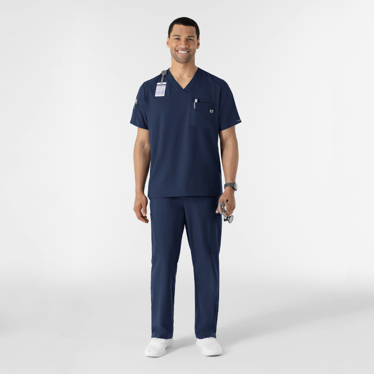 Scrub Médico Repelente a Líquidos de filipina de cuello en V con pantalón cargo frontal liso para hombre | Marca Wink